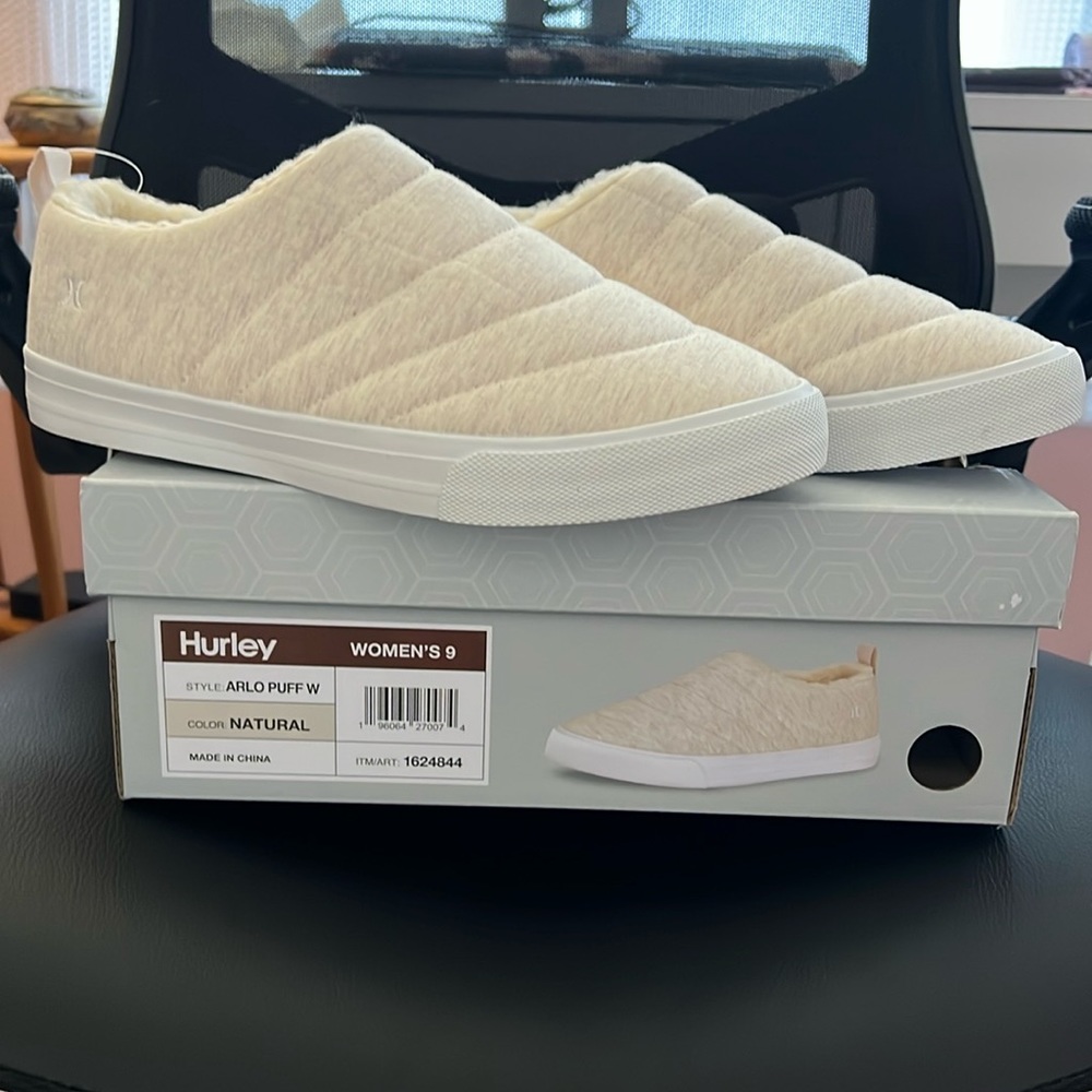 Hurley natural beige Arlo puff clog sneaker. Indoor outdoor NWT NIB Size 9
